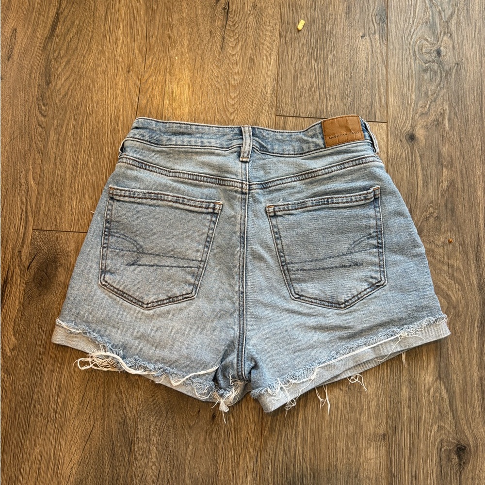 American Eagle Women’s Size 2 Mom Short - Picture 2 of 3